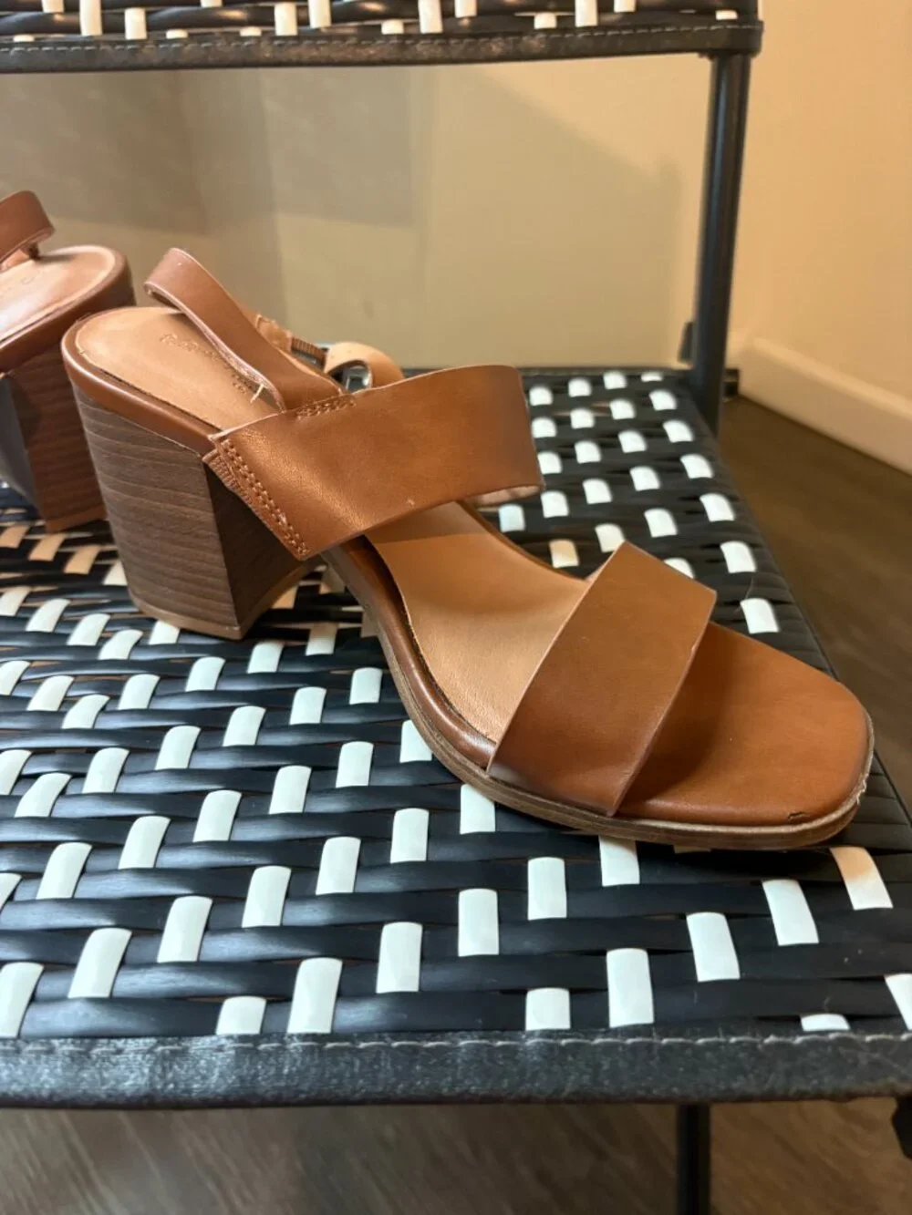 Universal Thread Brown Block Heel Sandals Women's Size 7 Double Strap Slingback